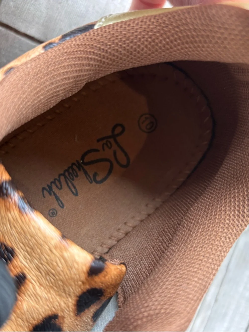 La Sheelah Leopard Print Platformyy Sneaker with Cream Stripe. size 10